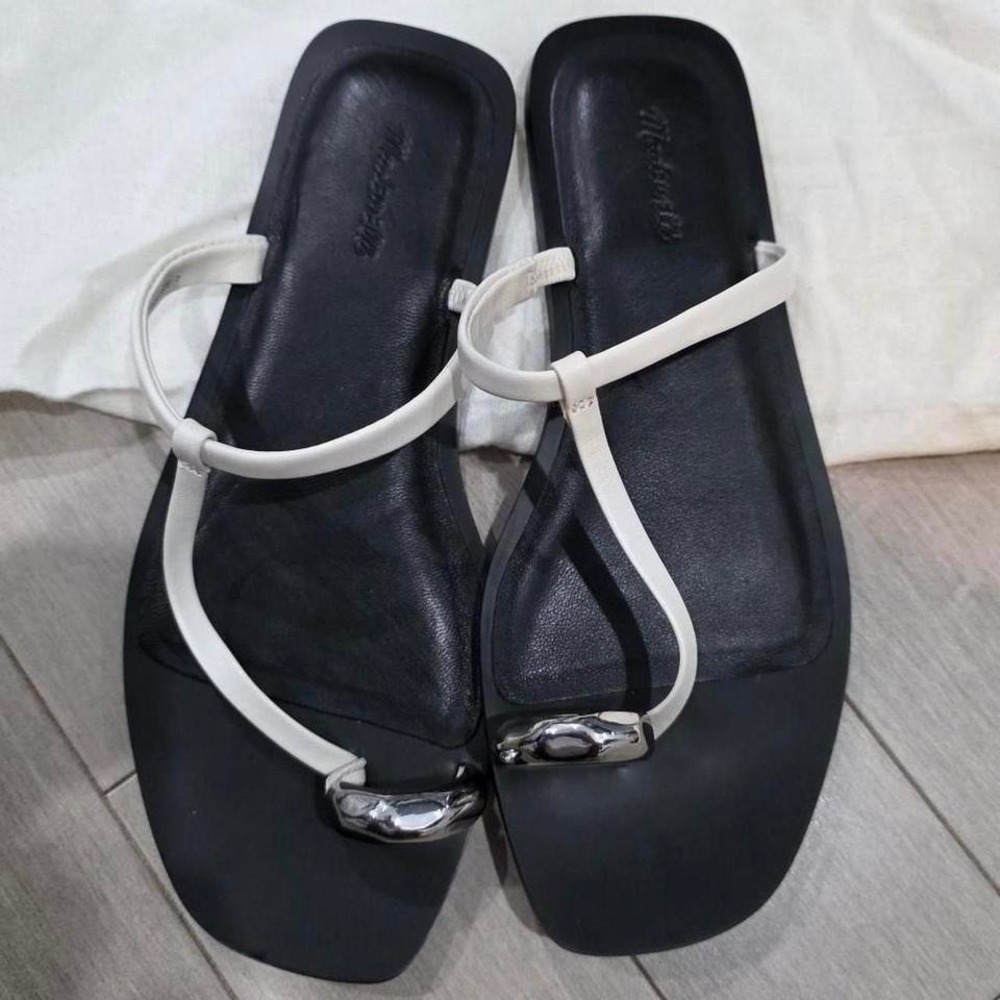 Madewell The Kiera Thong Sandal Black White Leather Toe Loop NV811 Womens 7
